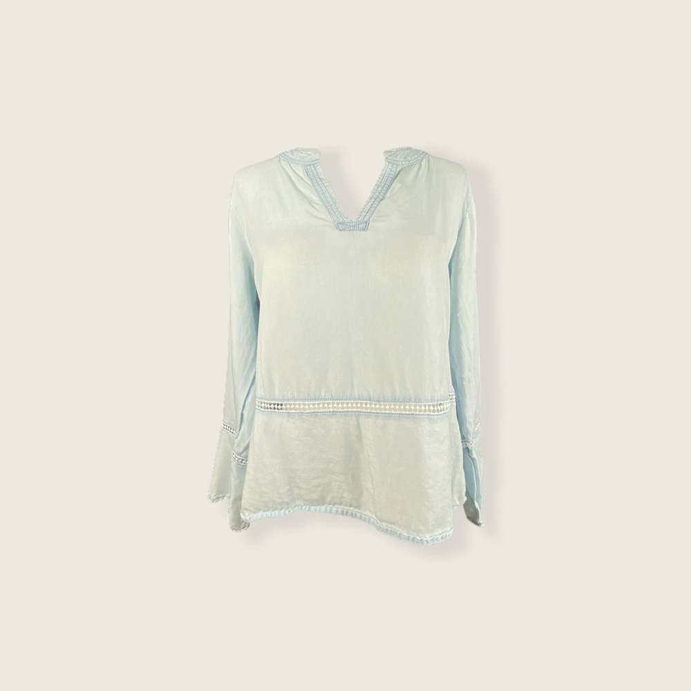 Fourteenth Place Light Blue Bell Sleeve Tunic M